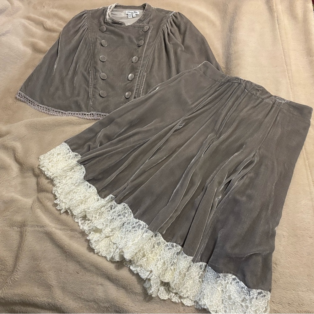 American Retro Paris pewter velvet capelet suit with trumpet skirt 38 and 42 - Picture 13 of 13